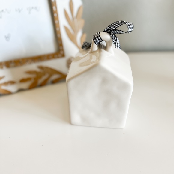 Rae Dunn | Baby Bird Ceramic Square Birdhouse Decor - Picture 3 of 4